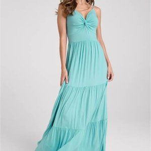 Maxi dress in v neck